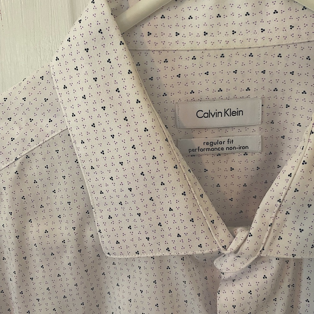 Men’s Calvin Klein Regular Fit XL Button Down Shirt. Size 17 1/2 // 36/37 sleeve